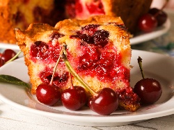 Пухкав плодов сладкиш с череши, бадемово брашно  и ванилия - снимка на рецептата